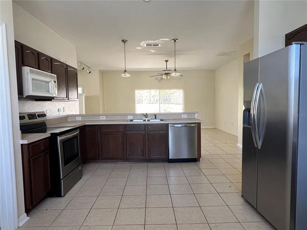 209 Round Man Street Leesburg, FL 34748 - Photo 6 of 36