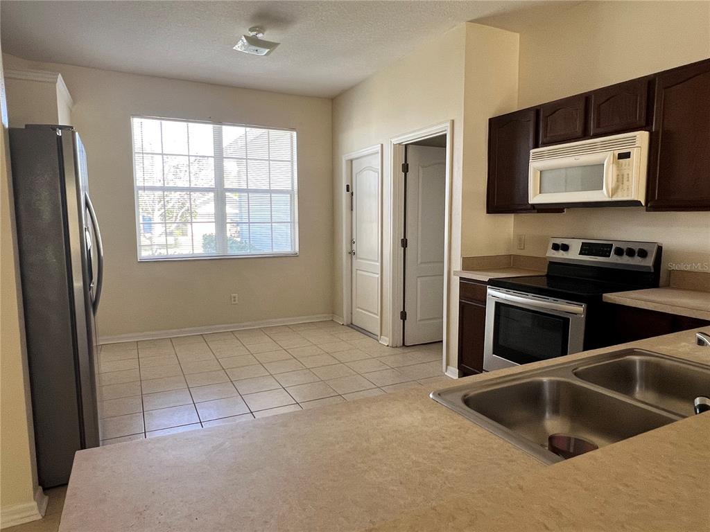 209 Round Man Street Leesburg, FL 34748 - Photo 10 of 36