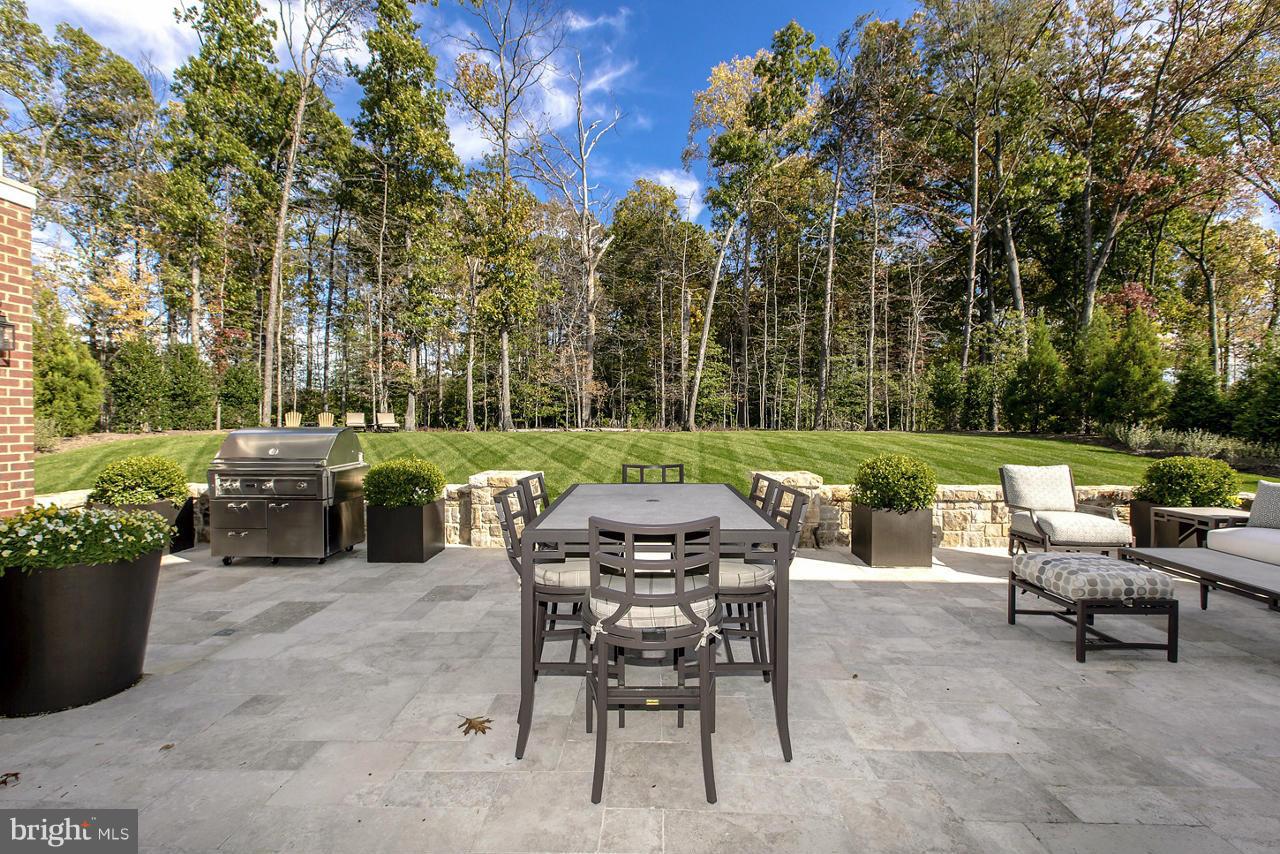 1659 Hunting Crest Way Vienna, VA 22182 - Photo 11 of 30 Custom Patio
