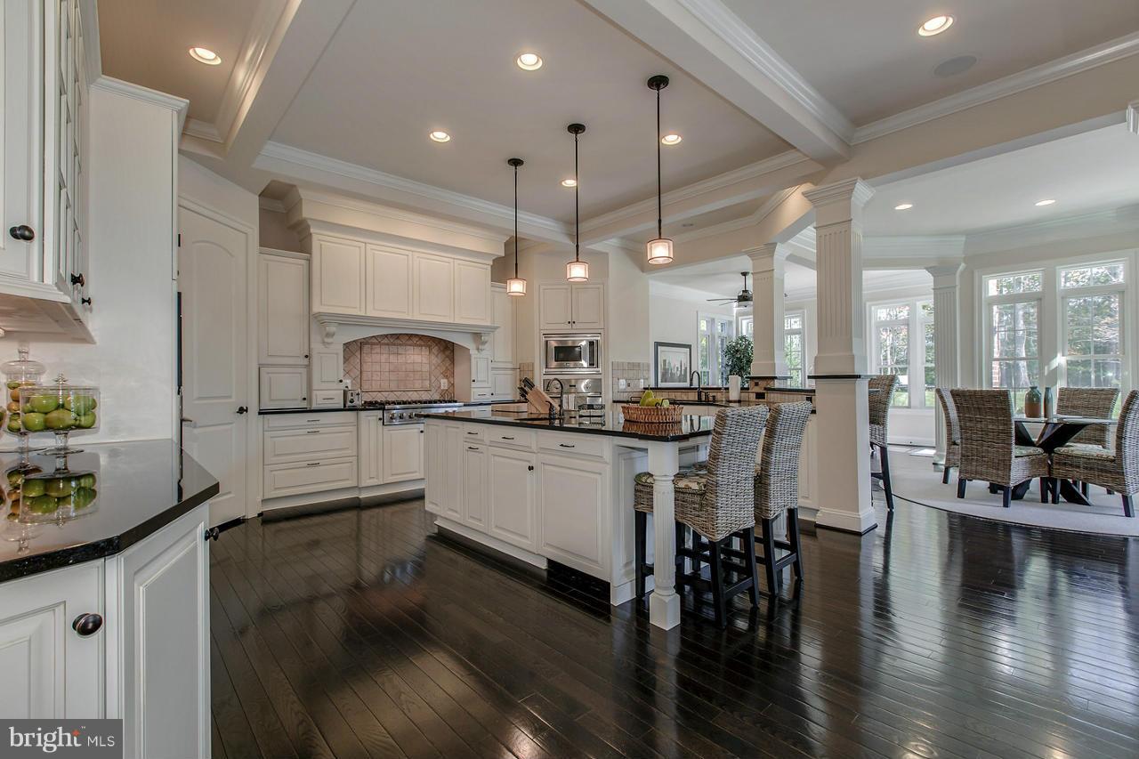 1659 Hunting Crest Way Vienna, VA 22182 - Photo 7 of 30 Kitchen