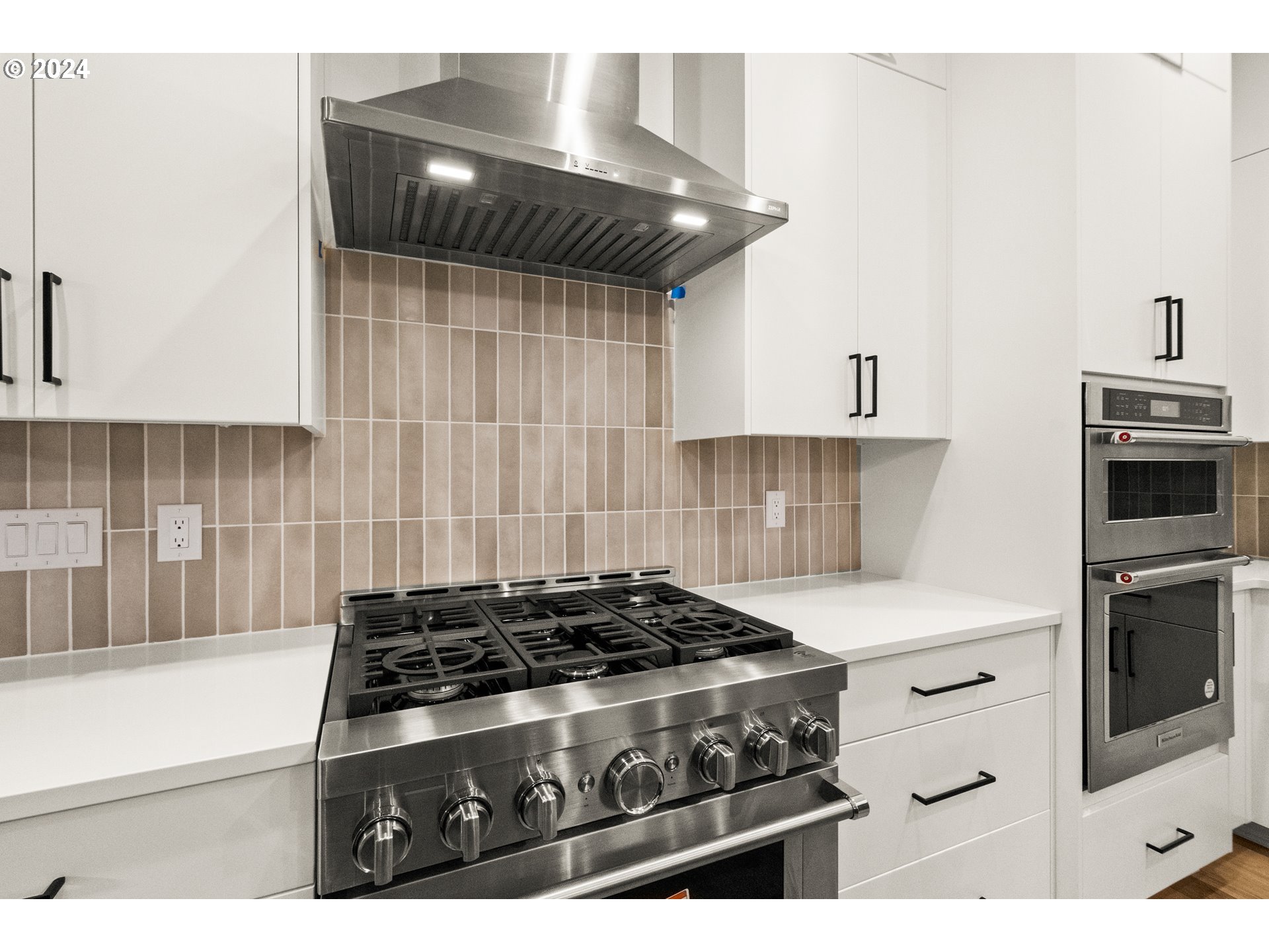 1693 Northwest Goodwin Street Camas, WA 98607 - Photo 14 of 40 Kitchen