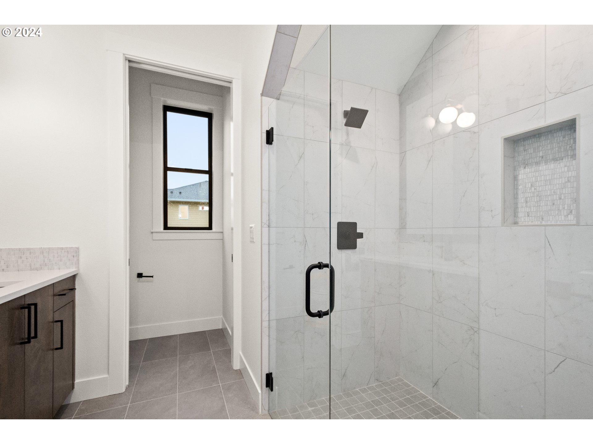 1693 Northwest Goodwin Street Camas, WA 98607 - Photo 7 of 40 Bathroom