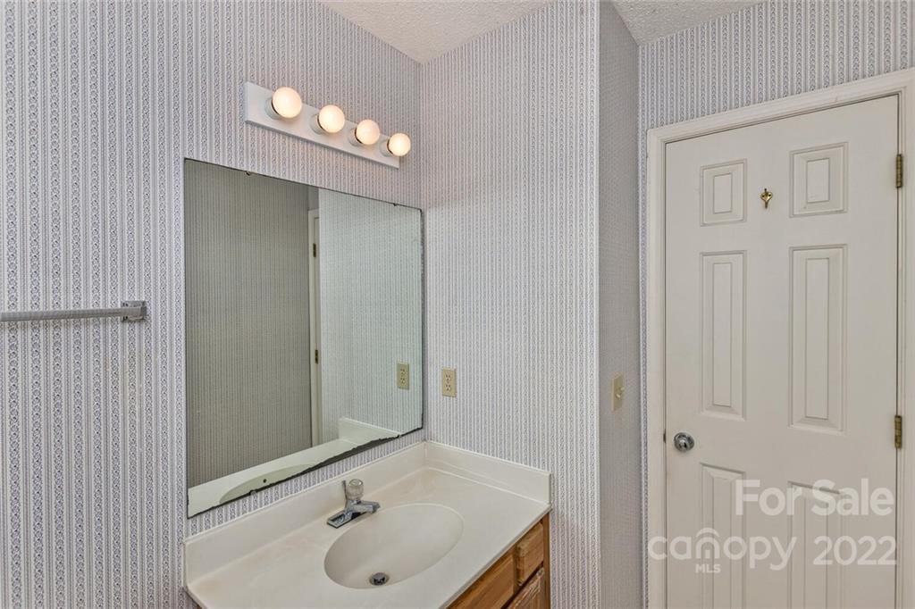 1008 Riceville Road Asheville, NC 28805 - Photo 16 of 28 Gallery Image 16