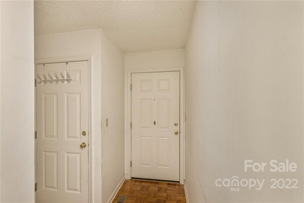 1008 Riceville Road Asheville, NC 28805 - Photo 4 of 28 Gallery Image 4