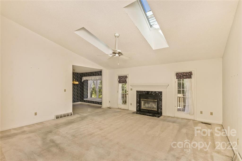 1008 Riceville Road Asheville, NC 28805 - Photo 5 of 28 Gallery Image 5