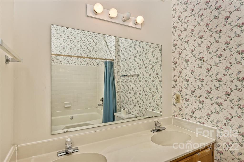 1008 Riceville Road Asheville, NC 28805 - Photo 10 of 28 Gallery Image 10