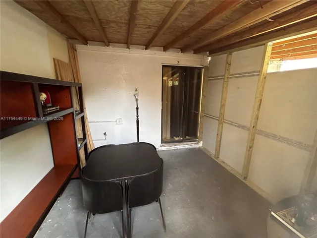 $425,000 | 3806 Southwest 84th Avenue, Unit 17E, Miami, FL 33155