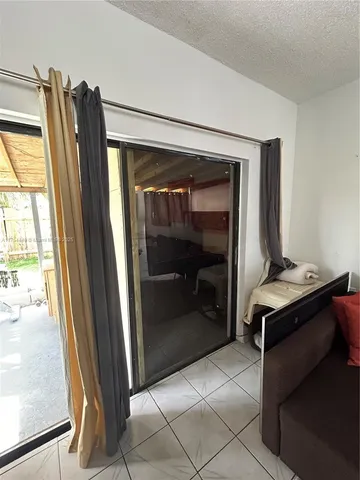 $425,000 | 3806 Southwest 84th Avenue, Unit 17E, Miami, FL 33155