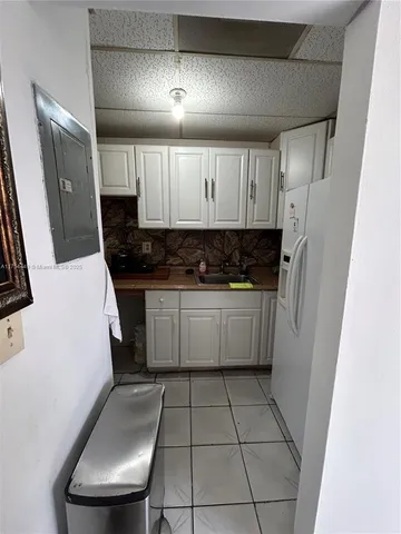 $425,000 | 3806 Southwest 84th Avenue, Unit 17E, Miami, FL 33155