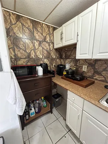 $425,000 | 3806 Southwest 84th Avenue, Unit 17E, Miami, FL 33155