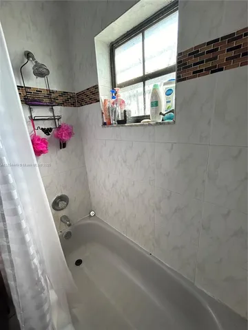 $425,000 | 3806 Southwest 84th Avenue, Unit 17E, Miami, FL 33155