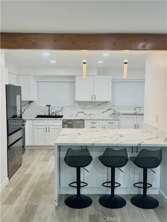 $749,999 | 6771 Springpark Avenue, Unit 208A, Los Angeles, CA 90056