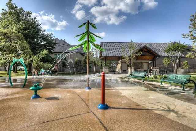 $4,000 | 414 Woodpecker Forest Lane, Conroe, TX 77384