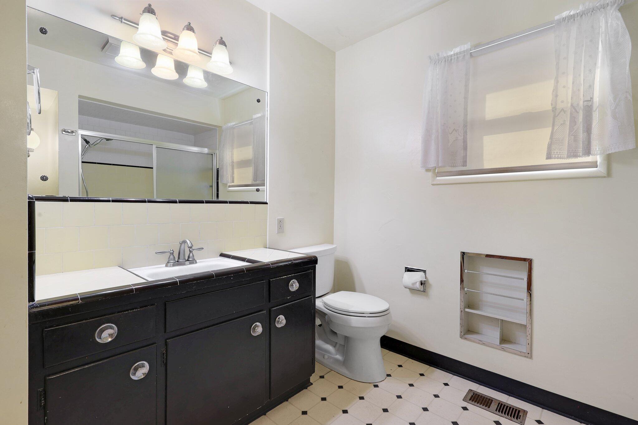 6941 Riverside Drive Redding, CA 96001 - Photo 10 of 21 20-web-or-mls-8Q0A4744