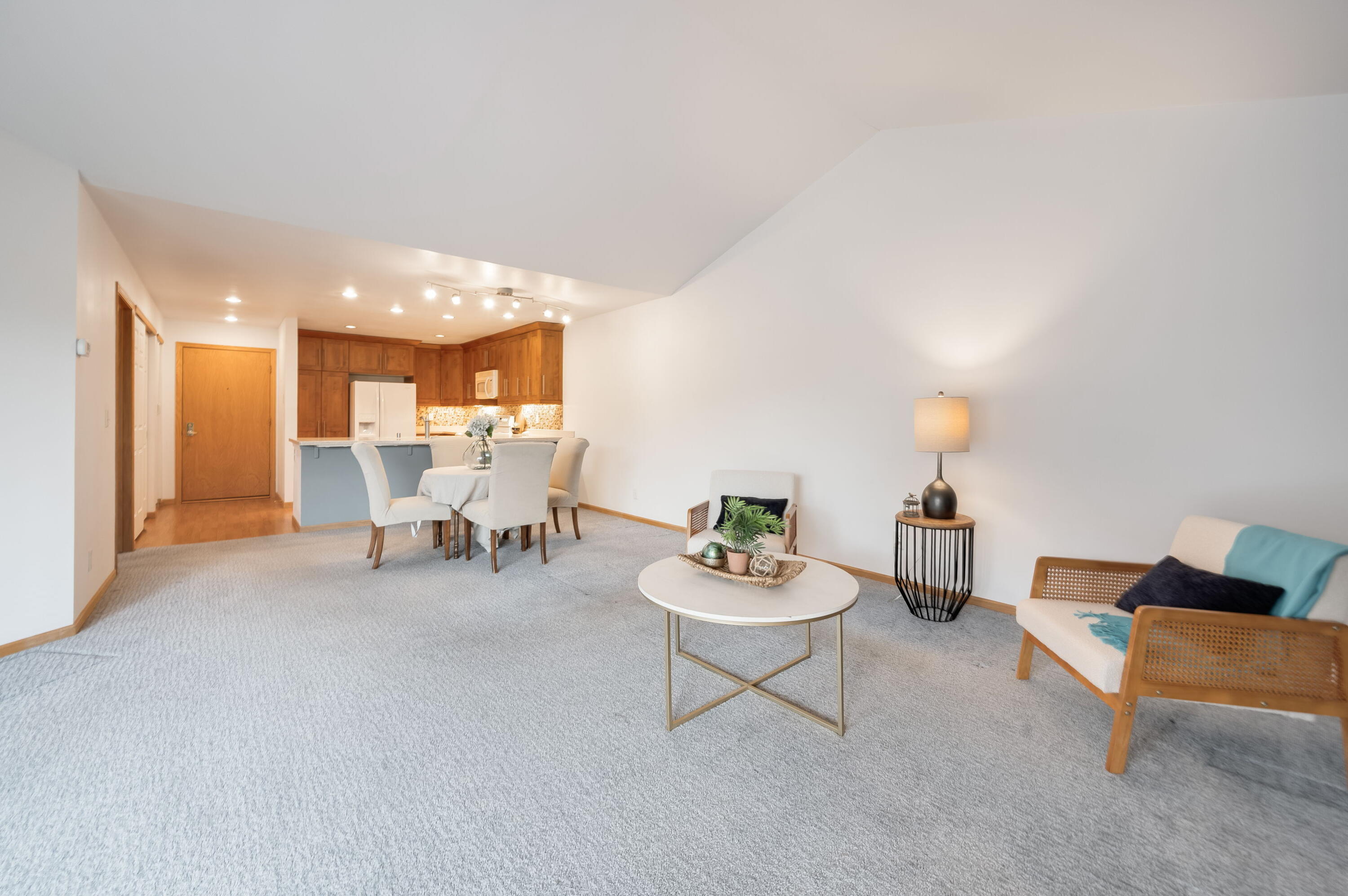 1600 West Green Tree Road, Unit 319 Glendale, WI 53209 - Photo 5 of 20 Great Room