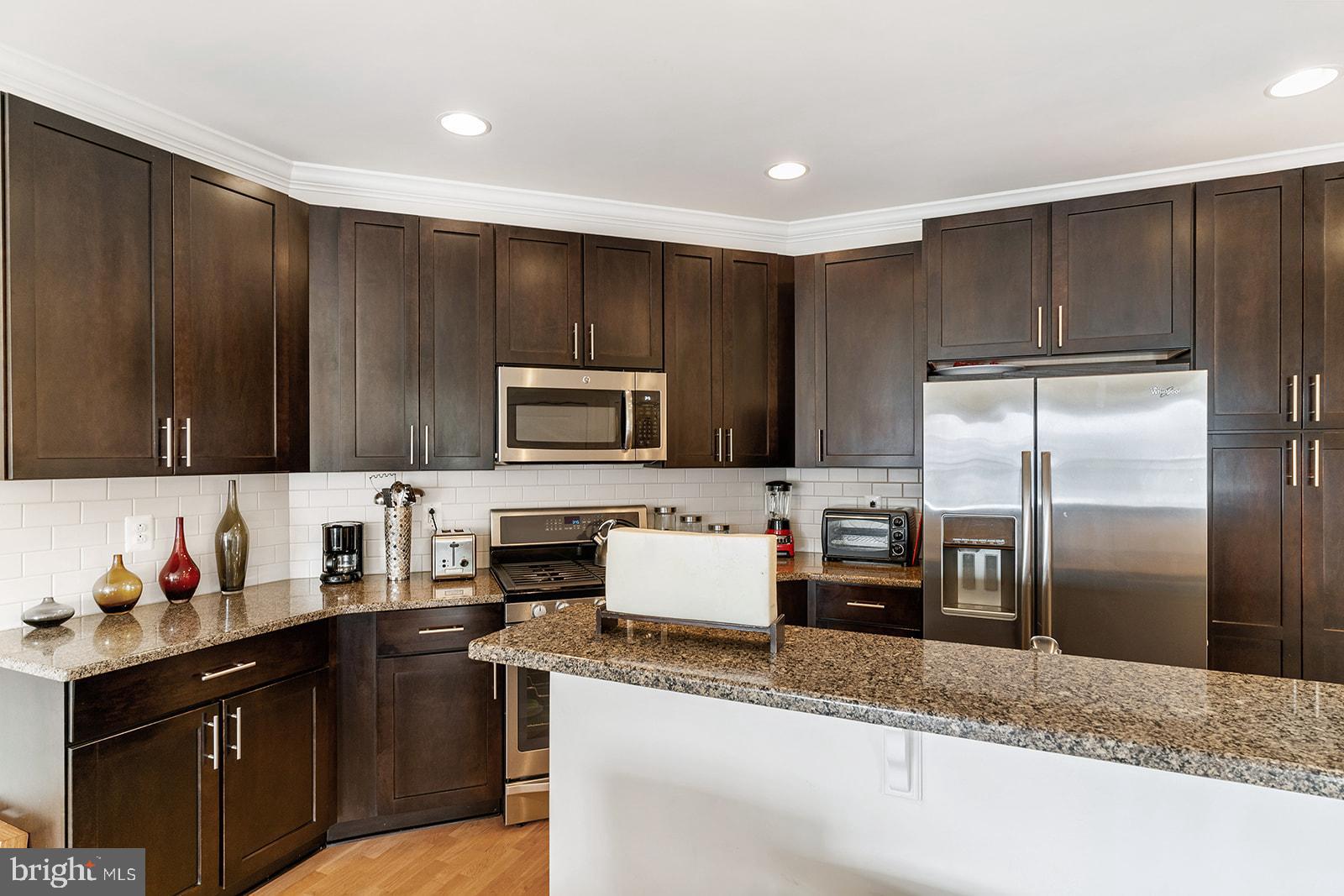 700 Commodore Court, Unit 2744 Philadelphia, PA 19146 - Photo 9 of 24