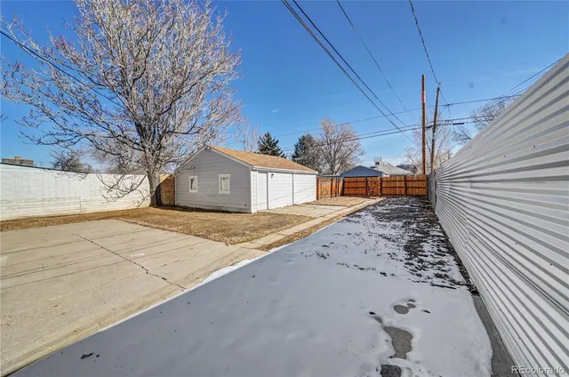 $2,445 | 1764 Oakland Street, Aurora, CO 80010