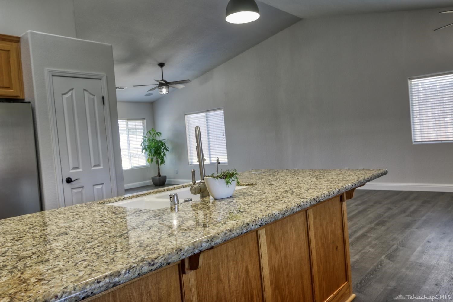 22101 Copper Street Tehachapi, CA 93561 - Photo 16 of 40 Gallery Image 16