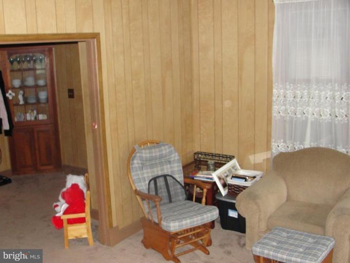 179 Park Road Pasadena, MD 21122 - Photo 4 of 9 Living Room