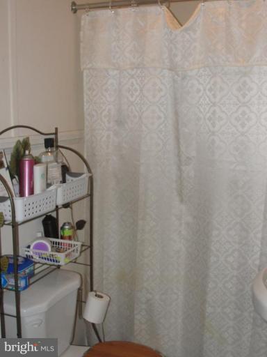 179 Park Road Pasadena, MD 21122 - Photo 6 of 9 Bath #1