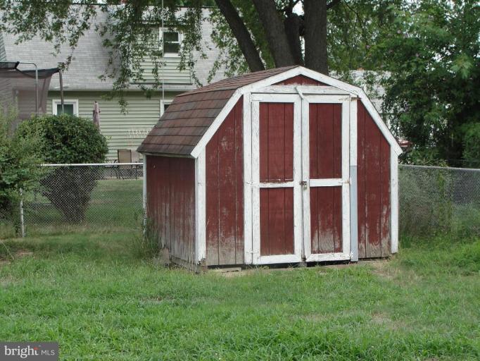 179 Park Road Pasadena, MD 21122 - Photo 7 of 9 Shed