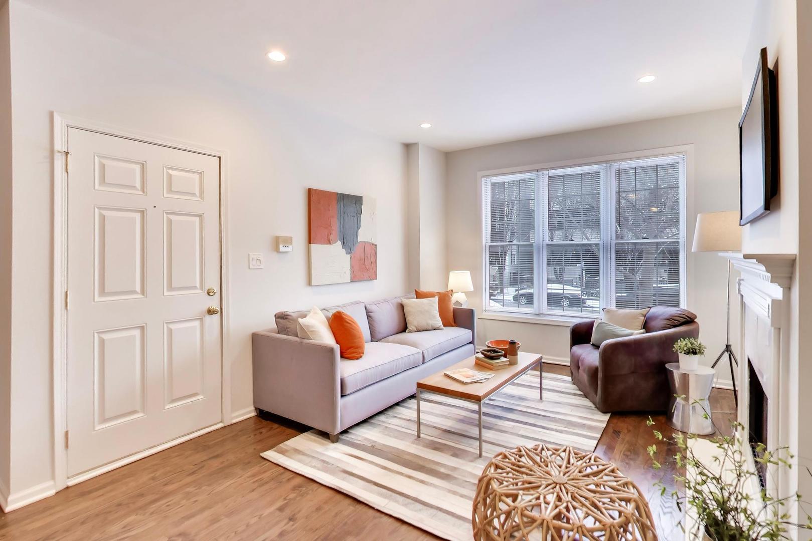 1359 West Hubbard Street, Unit 1 Chicago, IL 60642 - Photo 3 of 26