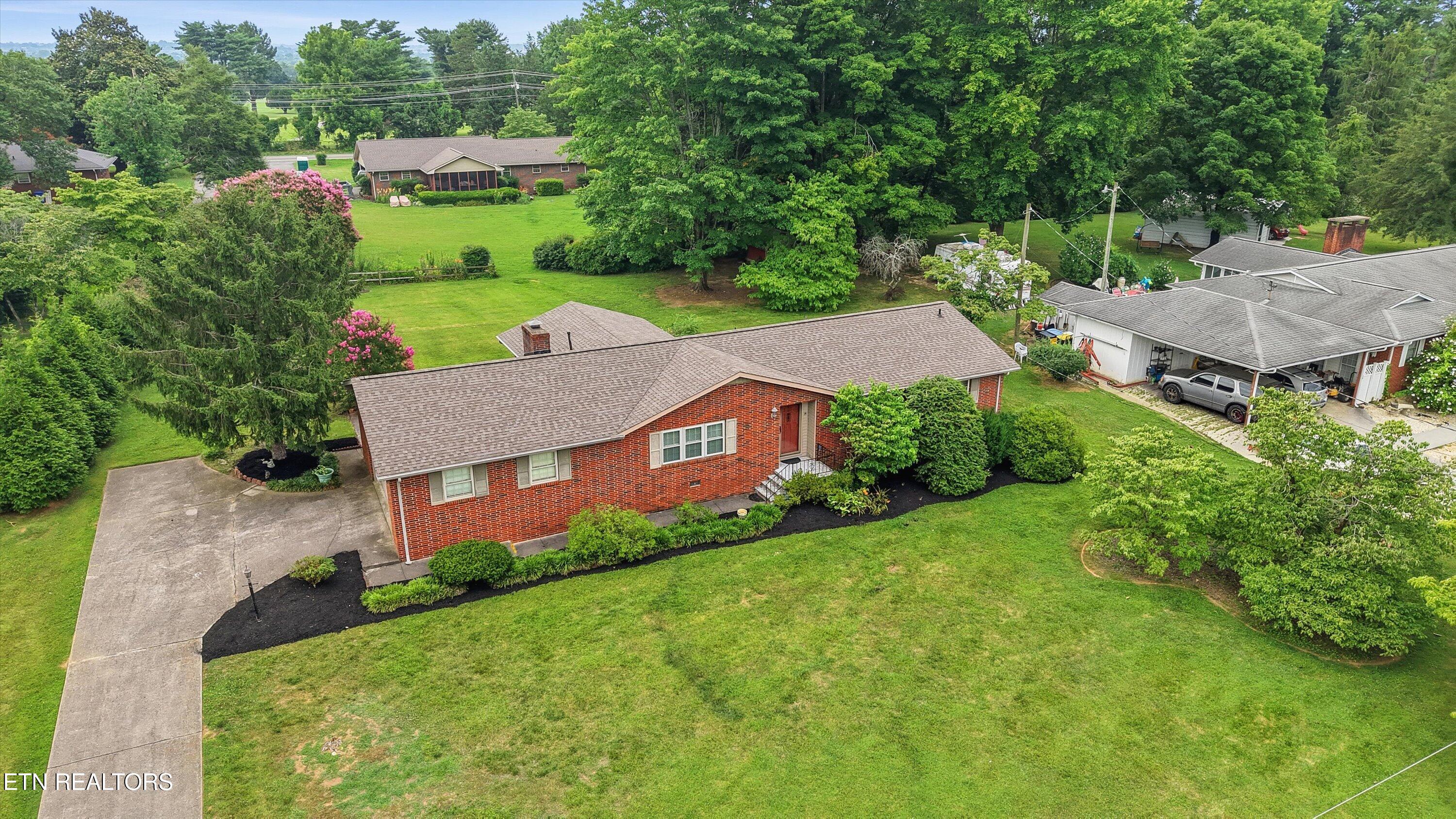 827 West Cunningham Street Alcoa, TN 37701 - Photo 37 of 43 43-827 W Cunningham St03