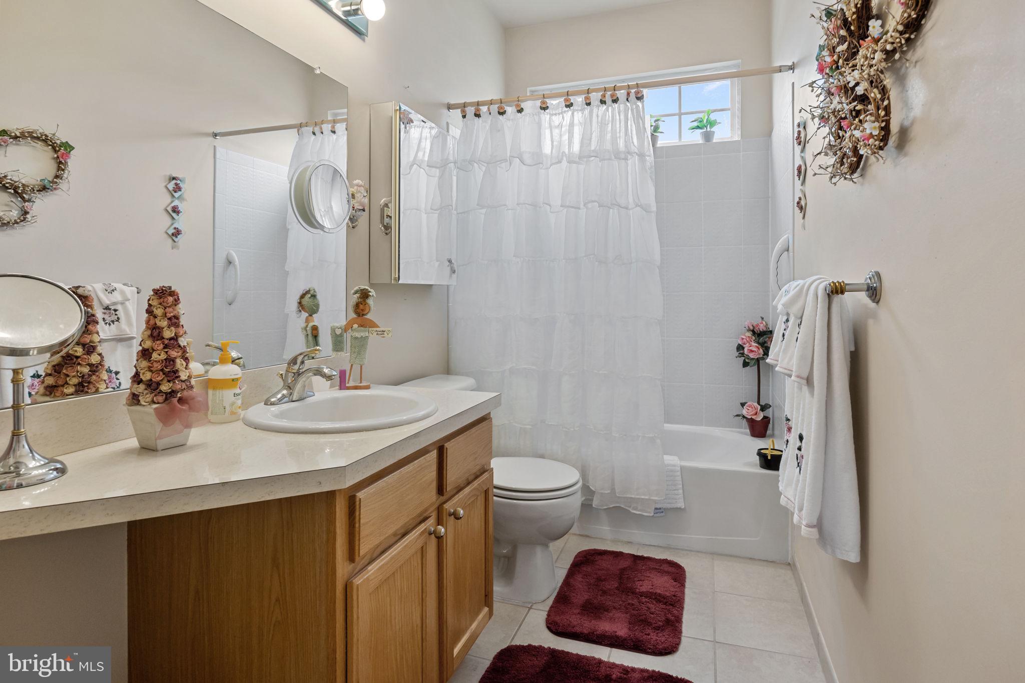 1136 Maxwell Manor Warminster, PA 18974 - Photo 32 of 41