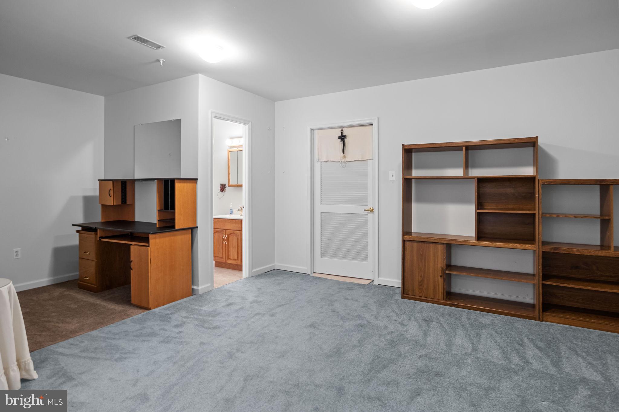 1136 Maxwell Manor Warminster, PA 18974 - Photo 38 of 41