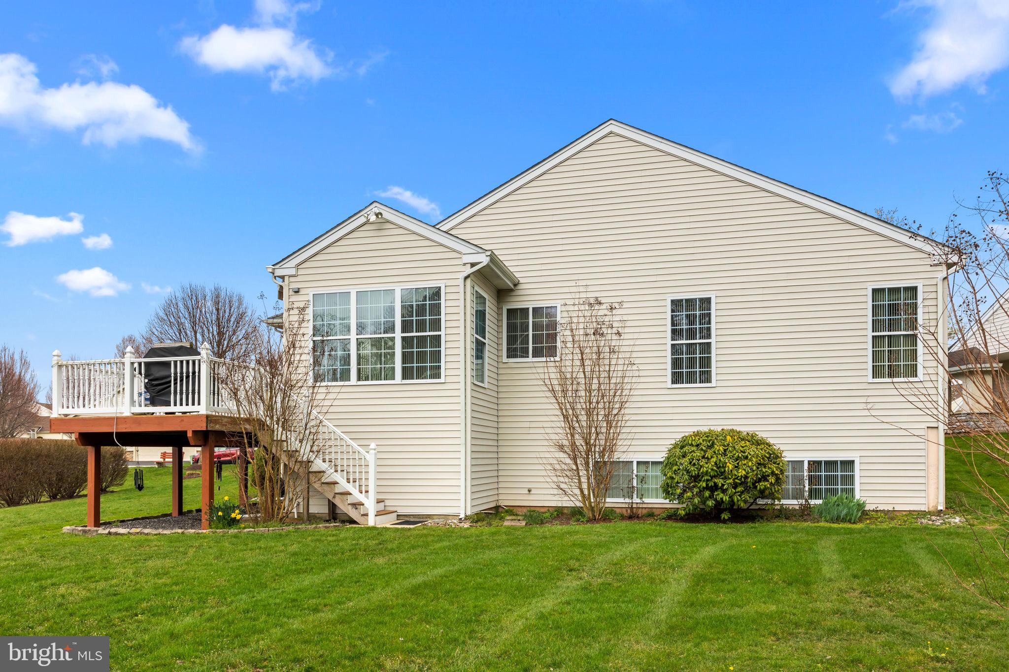 1136 Maxwell Manor Warminster, PA 18974 - Photo 4 of 41