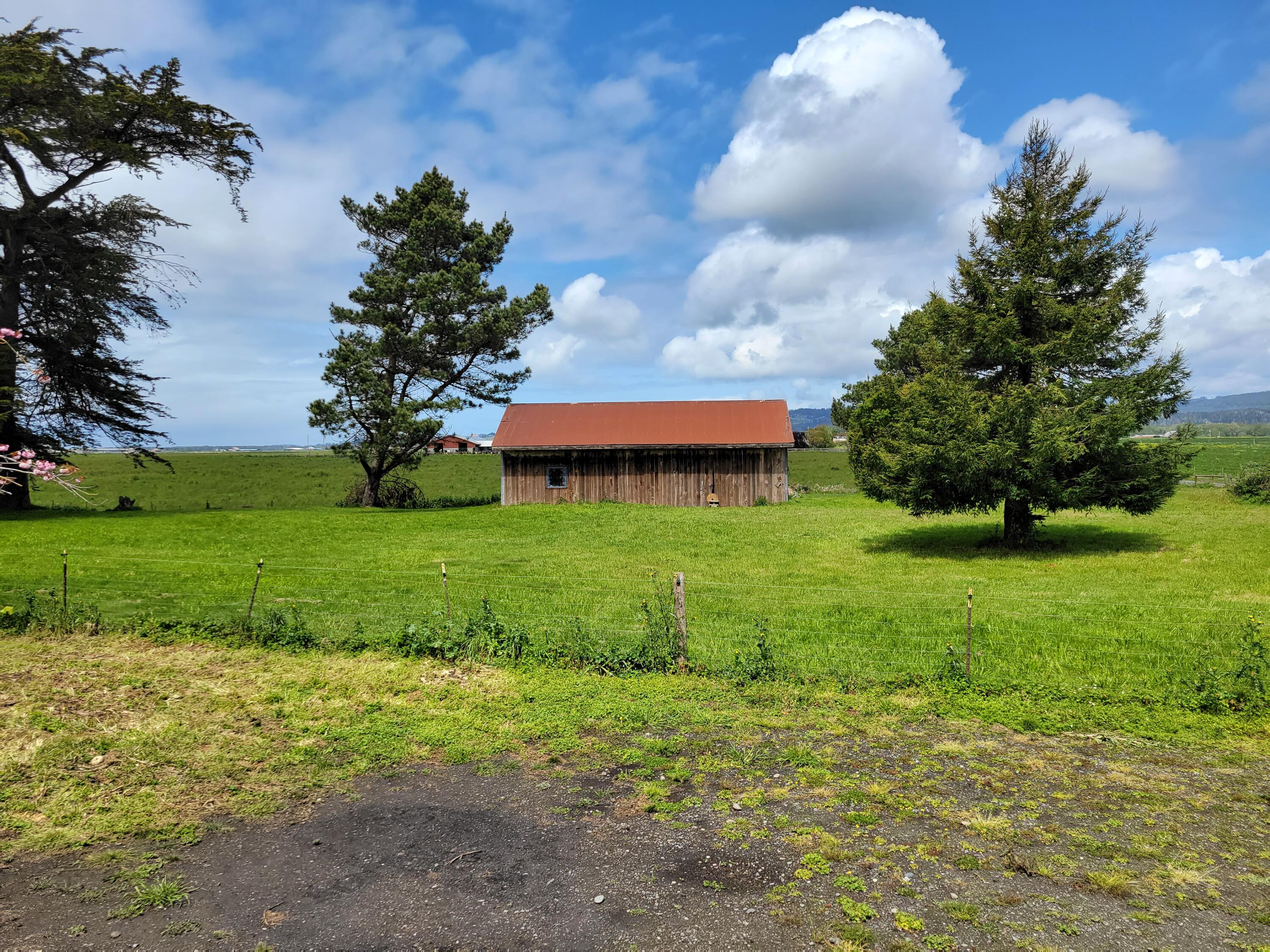 4785 Grizzly Bluff Road Ferndale, CA 95536 - Photo 20 of 49