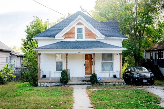 $165,000 | 607 Old Orchard Avenue, Excelsior Springs, MO 64024