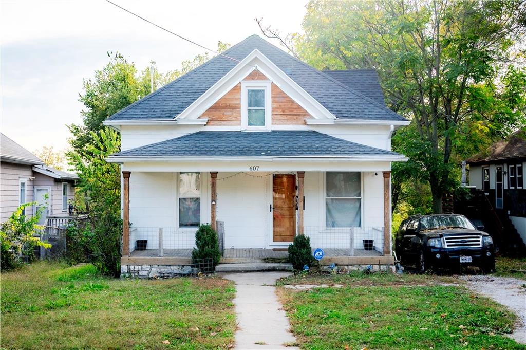 607 Old Orchard Avenue Excelsior Springs, MO 64024 - Photo 1 of 44