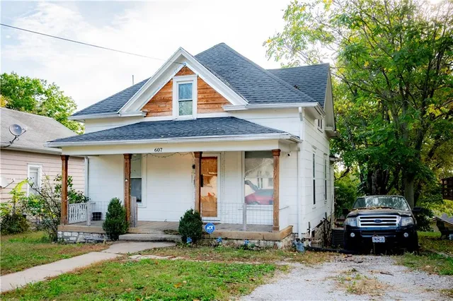 $165,000 | 607 Old Orchard Avenue, Excelsior Springs, MO 64024