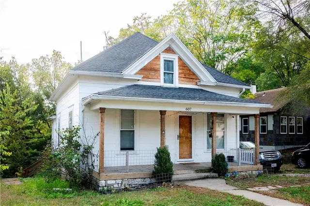 $165,000 | 607 Old Orchard Avenue, Excelsior Springs, MO 64024