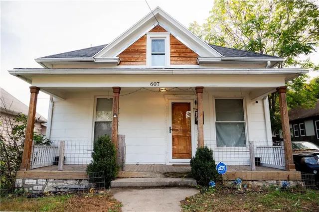 $165,000 | 607 Old Orchard Avenue, Excelsior Springs, MO 64024