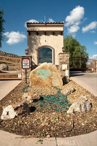a view of a entryway of the house