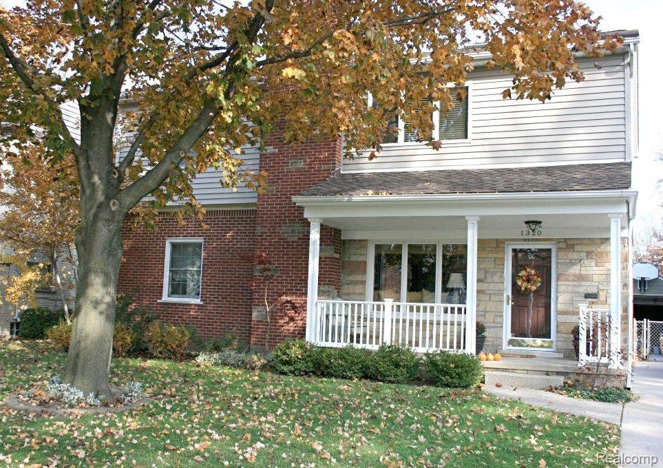 1320 Harvard Road Grosse Pointe, MI 48230 - Photo 1 of 19 Exterior(Autumn) 1.jpg