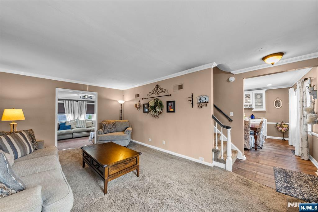 17 Burlington Road Clifton, NJ 07012 - Photo 4 of 23