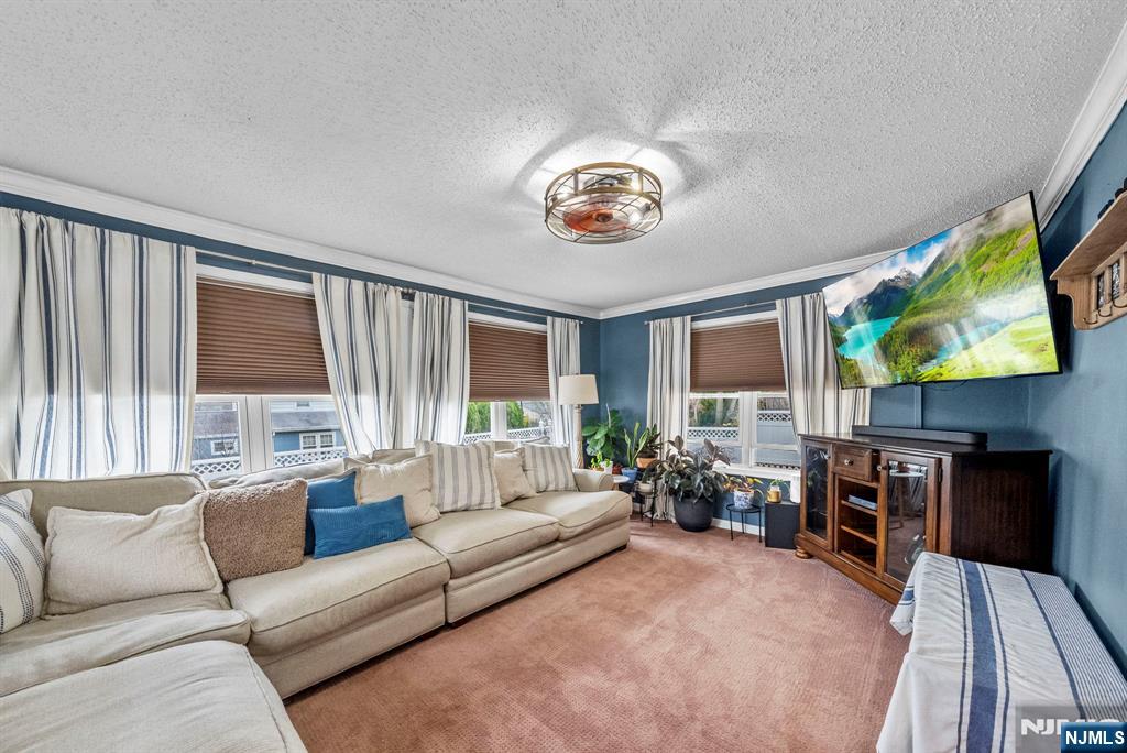 17 Burlington Road Clifton, NJ 07012 - Photo 7 of 23