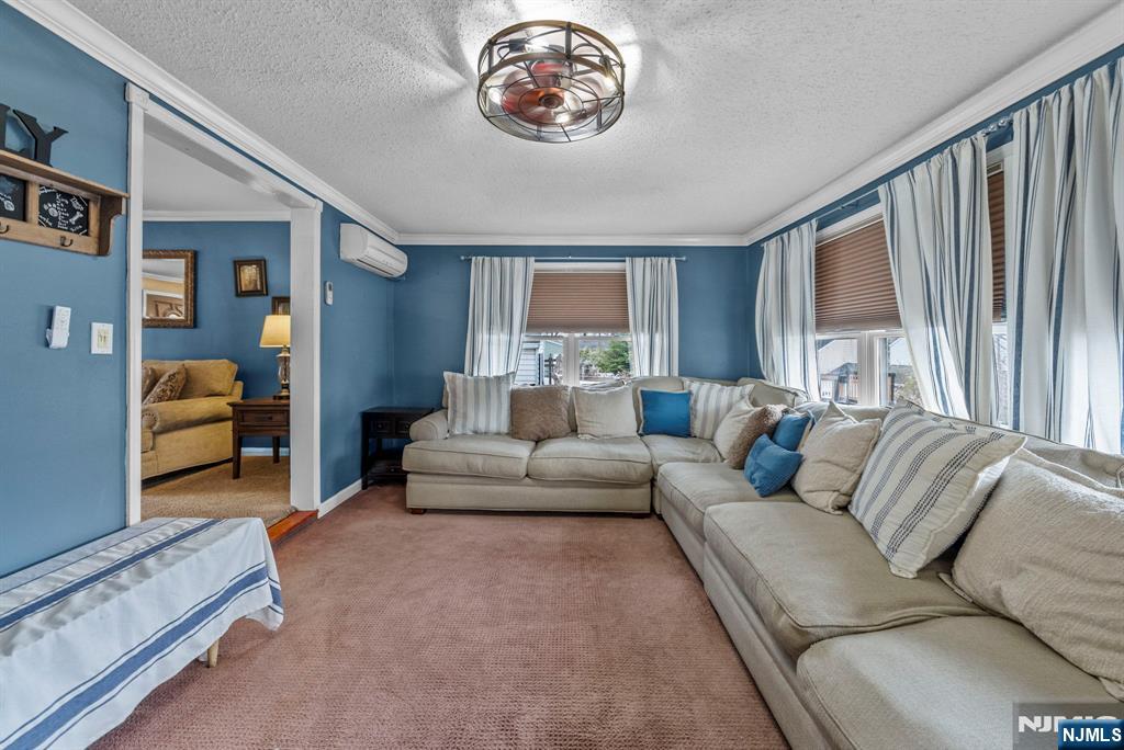 17 Burlington Road Clifton, NJ 07012 - Photo 8 of 23