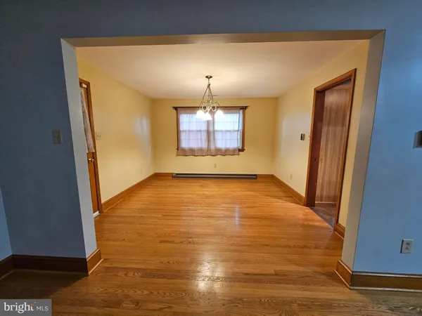 $1,800 | 615 Villa Avenue, Unit A, Front Royal, VA 22630