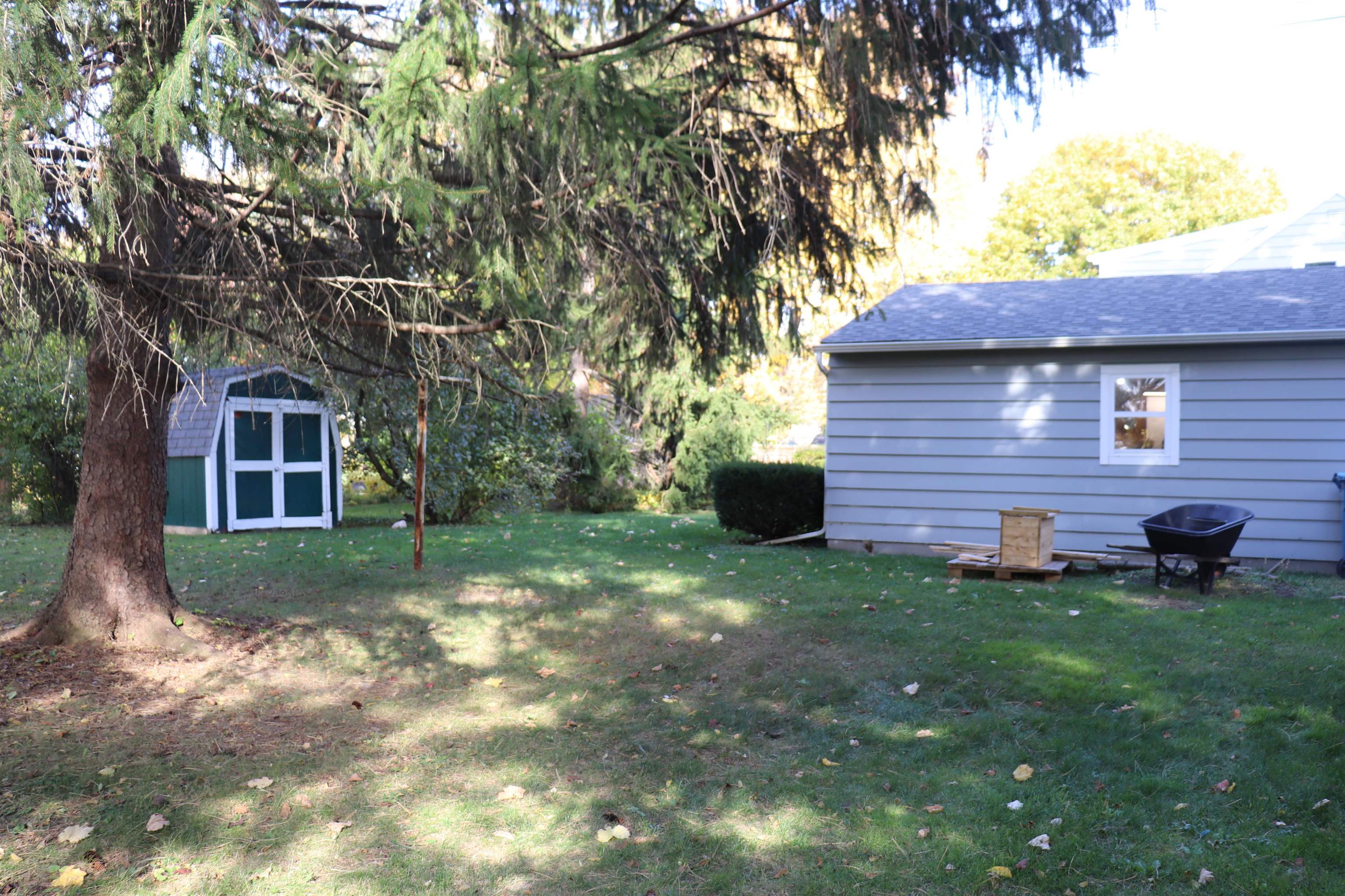 303 Yale Street Bay City, MI 48708 - Photo 9 of 58