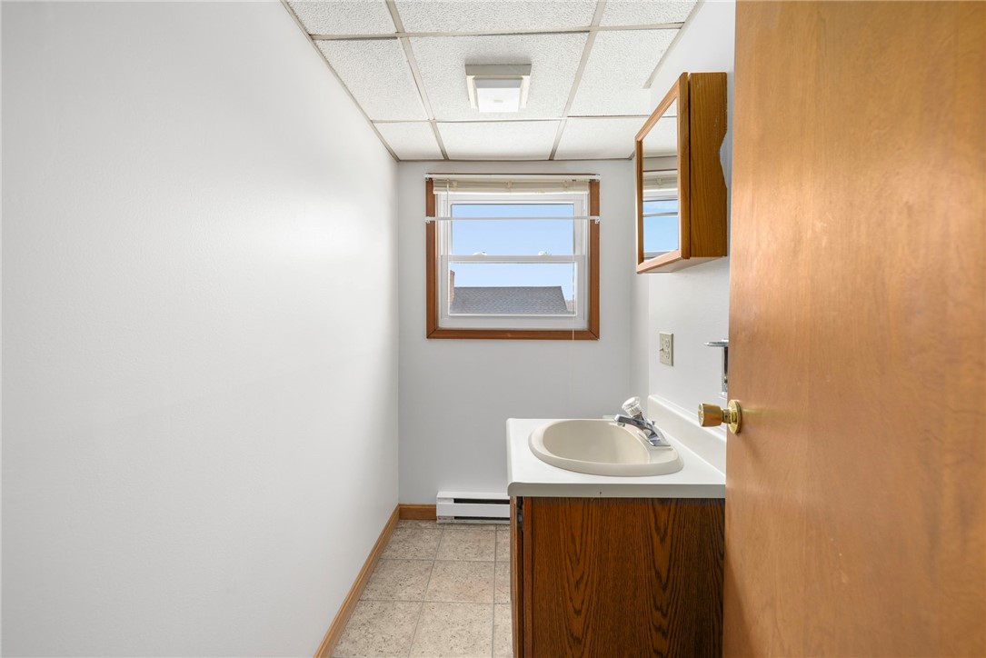 12 Batterson Avenue Westerly, RI 02891 - Photo 4 of 47