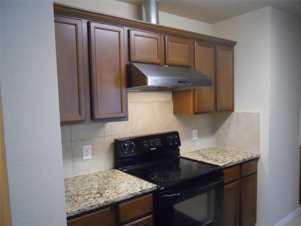 1205 Jasper Crossing Princeton, TX 75407 - Photo 3 of 22