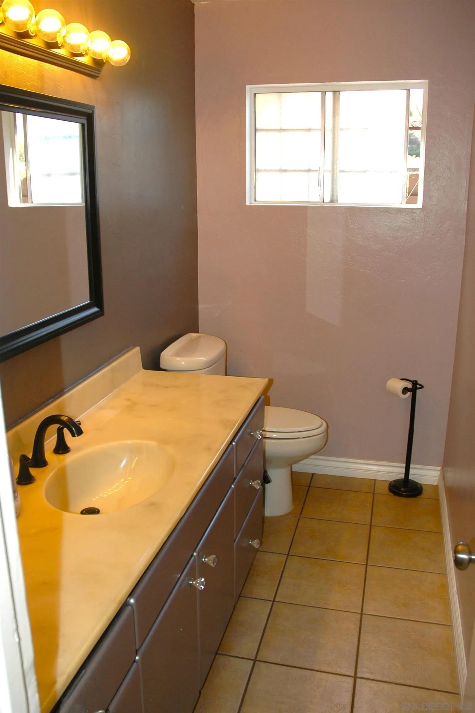 8626 Spring Vista Way Spring Valley, CA 91977 - Photo 15 of 43 Gallery Image 15