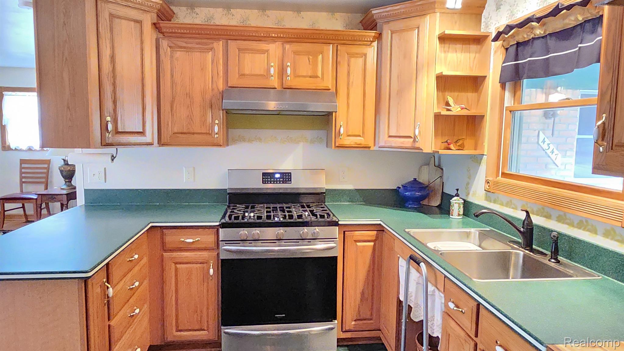 4347 Old Carriage Road Flint, MI 48507 - Photo 7 of 40 Gallery Image 7
