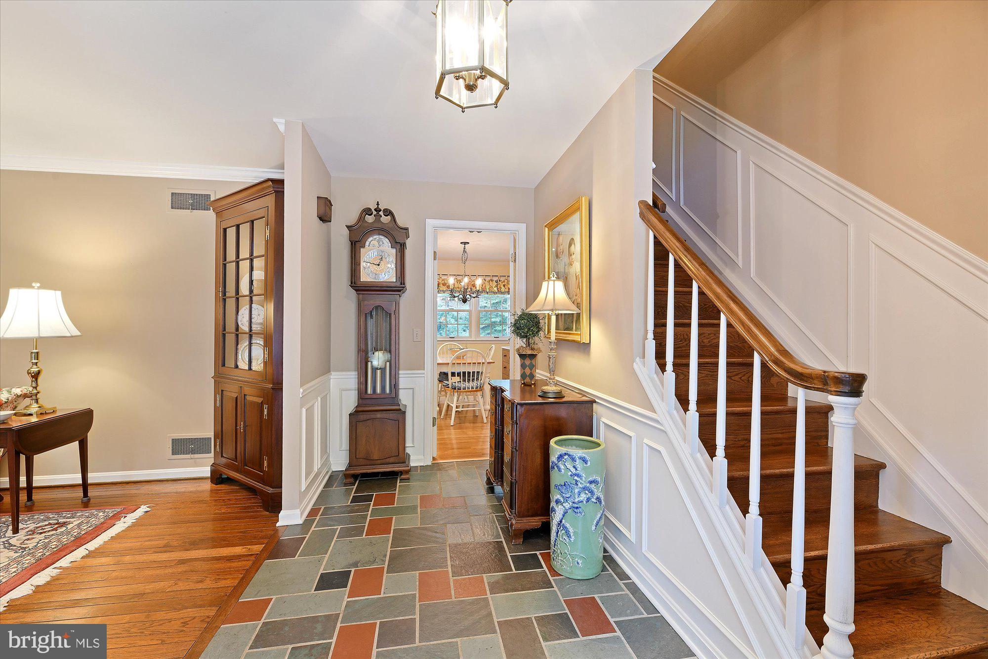10512 Pot Spring Road Cockeysville, MD 21030 - Photo 4 of 39 Foyer/Entry