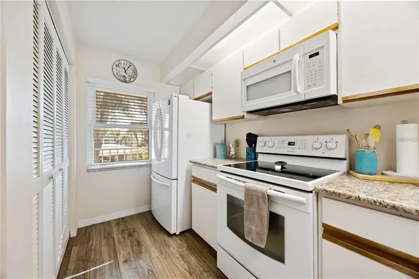 $2,000 | 433 Cerromar Lane, Unit 440, Venice, FL 34293