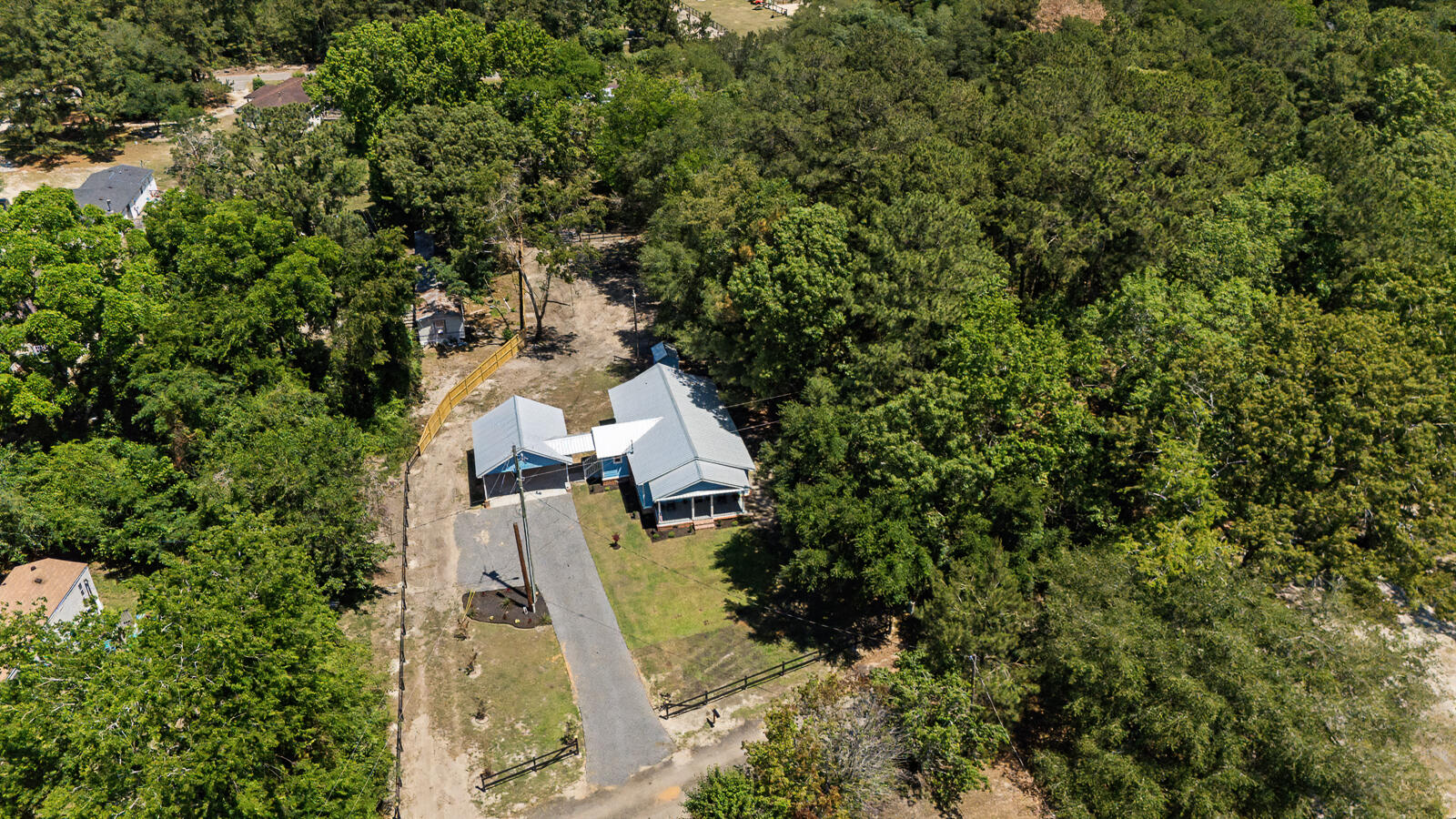 192 Bounty Road Eutawville, SC 29048 - Photo 10 of 37 192 Bounty Rd 9 of 35